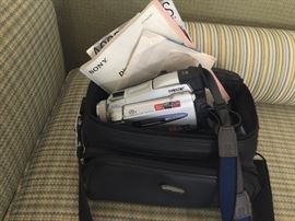 SONY VIDEO RECORDER DCR-TRV27, WITH BAG AND ACCESSORIES