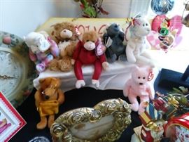 Beanie Baby Sweetheart Monkey ....