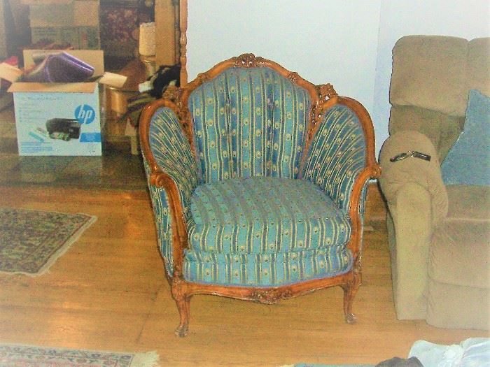 NICE ANTIQUE CHAIR