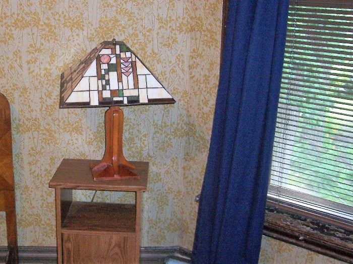 STAINED GLASS LAMP