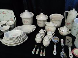 Pfaltzgraff "Tea Rose" dinnerware set.