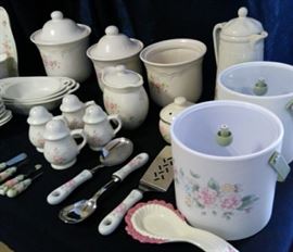 Pfaltzgraff "Tea Rose" dinnerware 