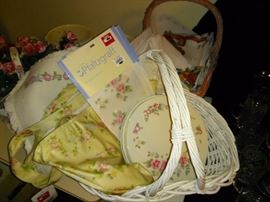 Pfaltzgraff Collection ~ Stovetop Covers, Décor