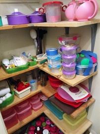 Assorted Plasticware Lockables
