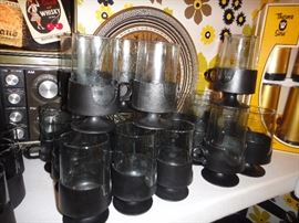  Glasses and cups 