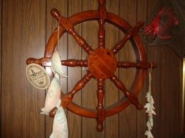 Repro pine ship's wheel - excellent condition