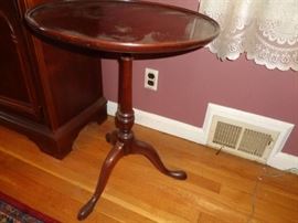Mahogany pedestal table