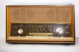 Graetz 1961 Model 1022ES "Fantasia" Tabletop AC Radio