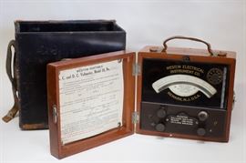 Weston c.1929 Portable AC/DC Volt Meter Model 18 