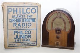 Philco 1932 Model 80B "Philco Junior" Cathedral AC Radio with Original Shipping Box