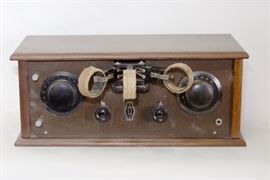 Umarked c.1920's Tabletop Battery Radio
