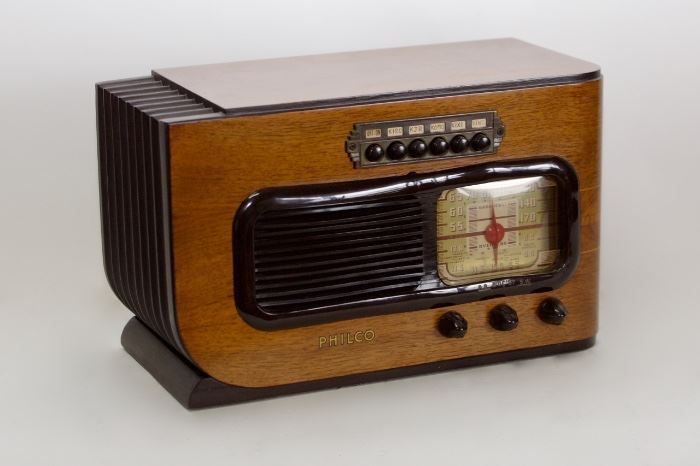 Philco 1941 Model 41-226 Tabletop AC Radio
