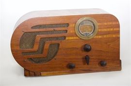 Philco 1937 Model 37-610 Tabletop AC Radio
