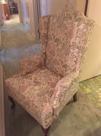 Very nice sitting chair (in great shape)