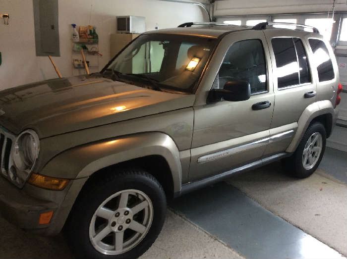 2005 Jeep Liberty 4 door limited with 203,000 miles in good condition