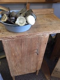 primitive cypress little wash stand table--lots of old door knobs too
