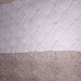 FANTASTIC hand made large crocheted bedspread plus table cloth