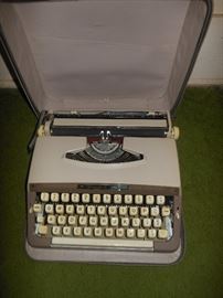 Signature typewriter