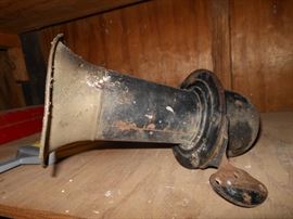 Antique auto horn