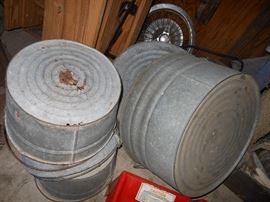 Buckets & tubs