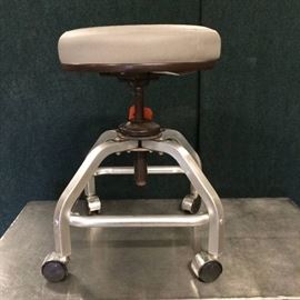 Winco Mobile Height Adjustable Industrial Chrome Medical Examination Stool Medical Stool Chair Wheeled Doctor Dentist Lab Office With Padded Cushion - Super Nice Condition!
