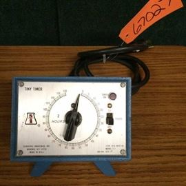 Heavy Duty SI Scientific Industries T-7 Tiny Timer Lab Timing Unit
