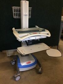 WOWOW Retails NEW $4000 This is the Ergotron of Your FANTASIES!! Powered! Light Up! Rubbermaid Adjustible Sit Or Stand Computer Laptop Cart - Comes With Everything You See! Super Condition!
