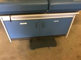 Awesome! Multi-Use Bed/Exam Table. Perfect for Tatoo's! Versatile Postions and Storage
