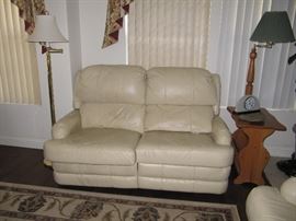 Double reclining love seat