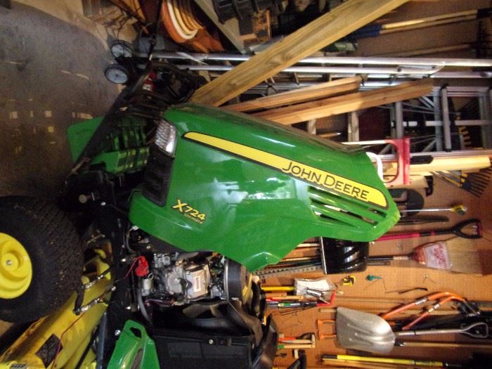 2005 John Deere X724 LOW HOURS Wide deck, Bagger and much more. Details to be updated. This was purchased and maintainence provided through Reynolds Lawn & Leisure in Shawnee, KS $6000.00 cashiers check (New cost $17,000)