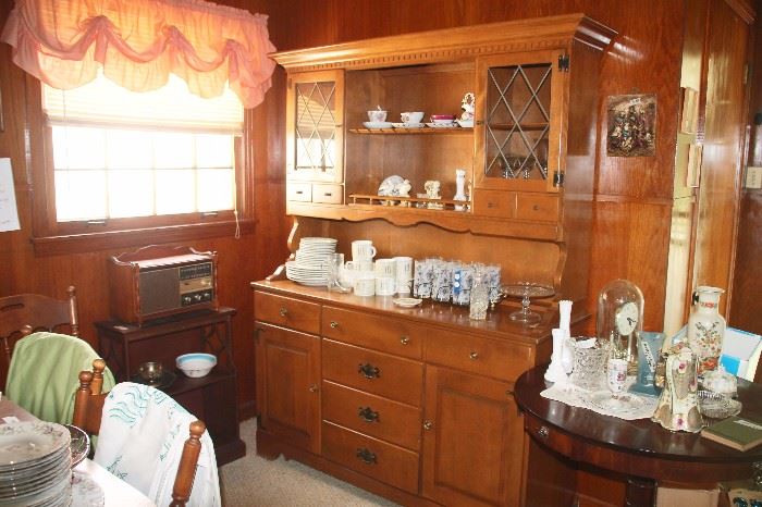 CHINA CABINET (has matching table with extra leaf and 6 chairs)