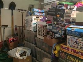 Games and toys ; Tonka trucks, puzzels, models and more!