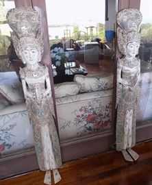 MHE010 Pair of Vintage Wooden Carved Thai Dancers