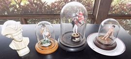 MHE036 Mini Collectible Soldiers in Glass Domes