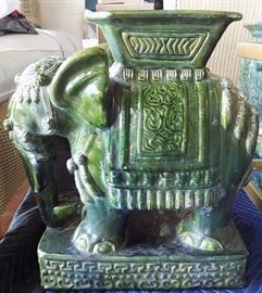 MHE047 Dark Green Hollow Elephant Plant Stand