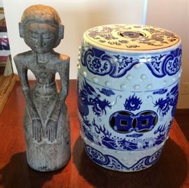 MHE064 Large Ceramic Oriental Plant Stand & Wood Statue