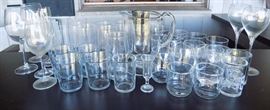 MHE084 Wine Glasses & Assorted Bar Glassware