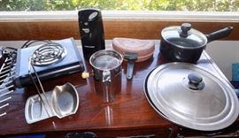 MHE088 Assorted Kitchen Appliances