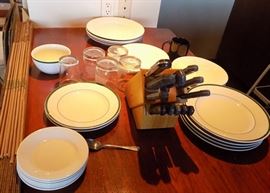 MHE096 Large Dinner Plates Assortment