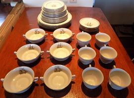 MHE097 Dinnerware by Spode Lot