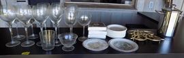 MHE102 Wine Glasses, Stainless Steel Pot and Plates, Napkins
