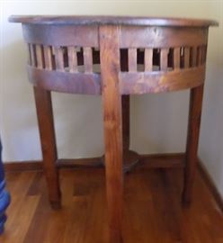 MC0107 Round Wood Accent Table