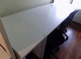 MHE116 Large White Desk with Two Office Chairs
