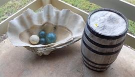 MHE131 Decorative Seashell, Glass Balls and Barrel