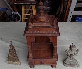 MHE136 Wooden Display Stand with Statues