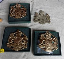 MHE183 Williamsburg Kings Arms Trivets