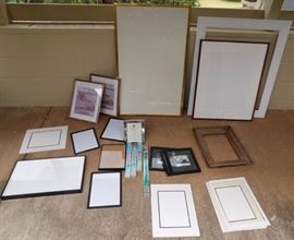 MHE193 Surprise Lot of Picture Frames