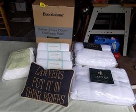 MHE198 Bed Sheets and Blankets