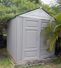 MHE310 Rubbermaid Shed with Floor, Saw Horses