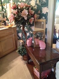Large artificial plant; 2-tiered side table